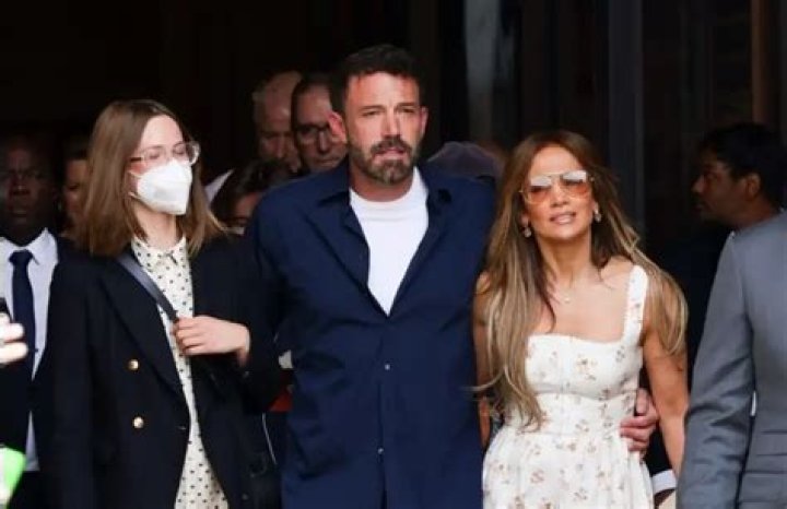 violet affleck