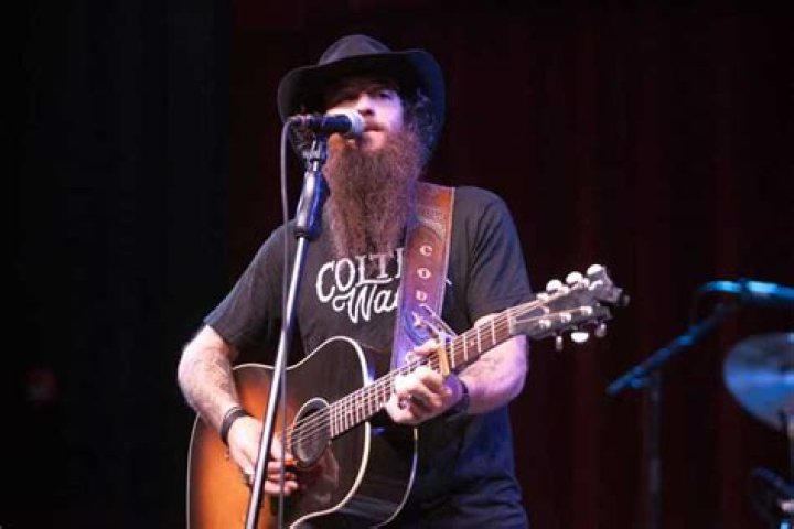 Was outlaw country singer Cody Jinks in the military? Age, wife