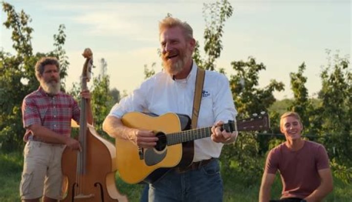 Watch Rory Feek's 4YearOld Daughter Joins Him on 'Rachael Ray'