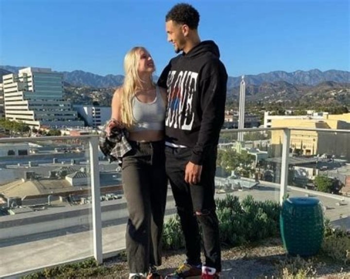 Who Are Jalen Suggs Parents Larry Suggs And Molly Manley? Ethnicity, Girlfriend And IG Explored
