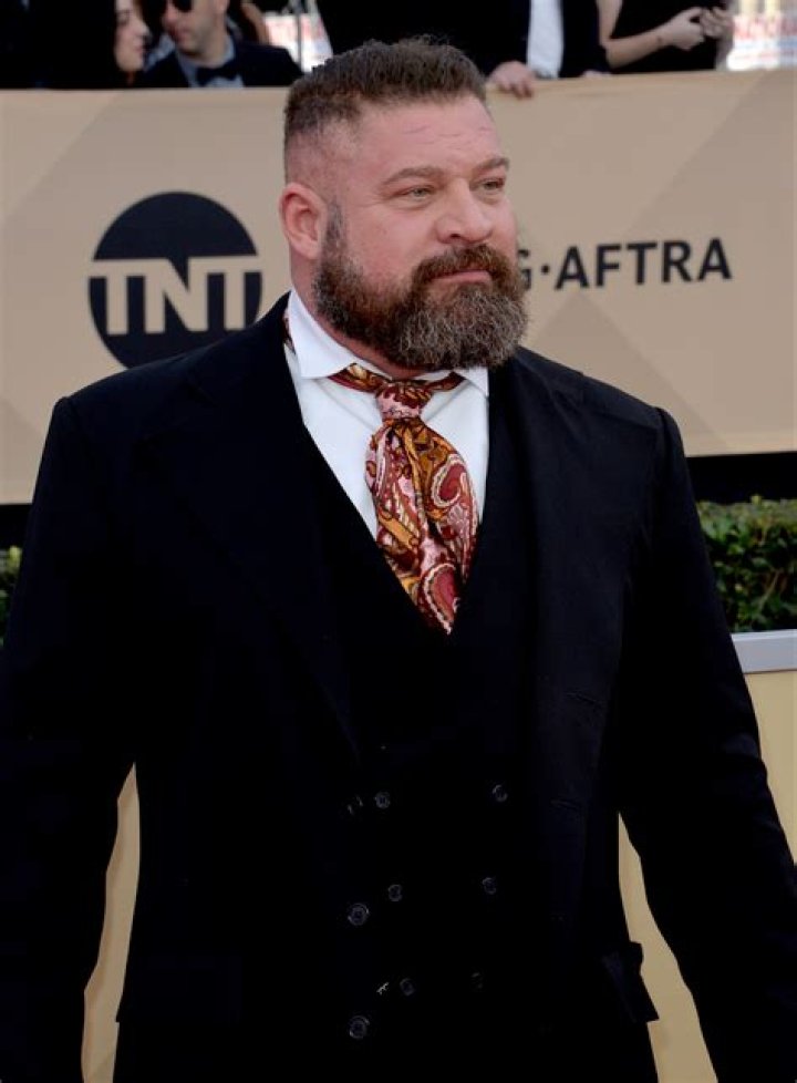 Who is Brad William Henke wife Sonja Henke?