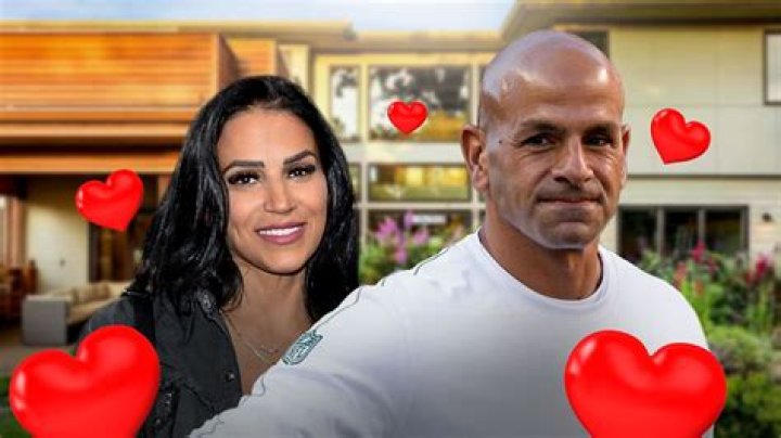 Who is Robert Saleh's wife Sanaa and how many kids do they have? The