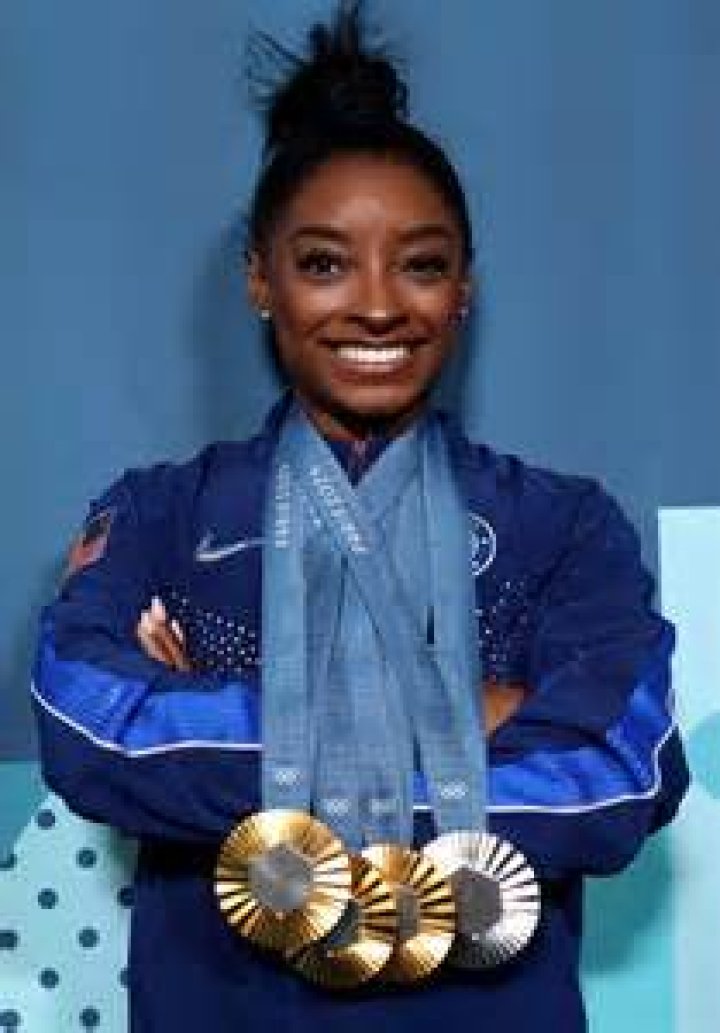 Who is Simone Ashley? Bio, Age, Career, Height, Education, Net worth