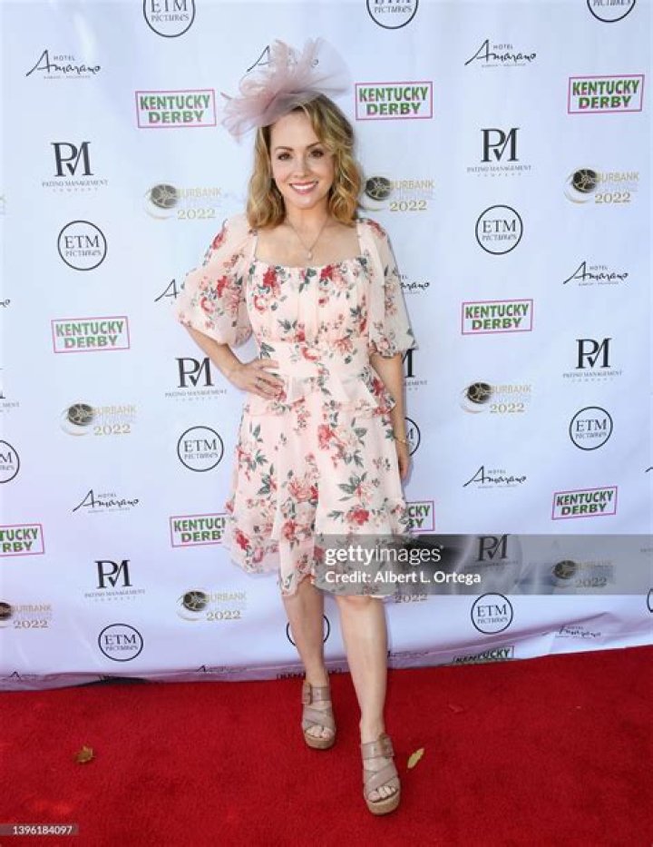Wikifeet Kelly Stables
