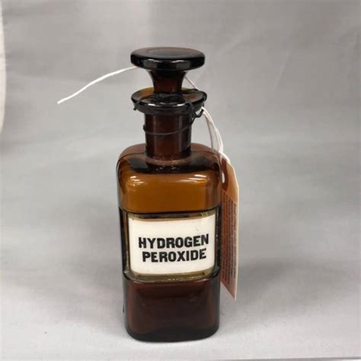 Will hydrogen peroxide harm cesspits?