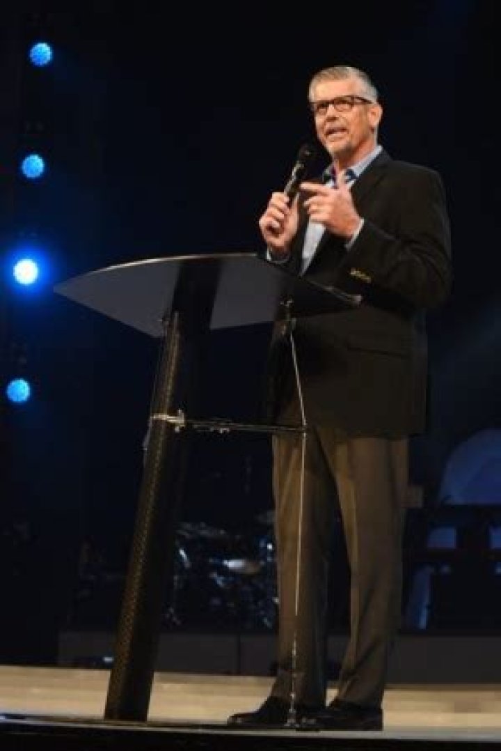Willow Creek leadership summit goes on despite mass resignations