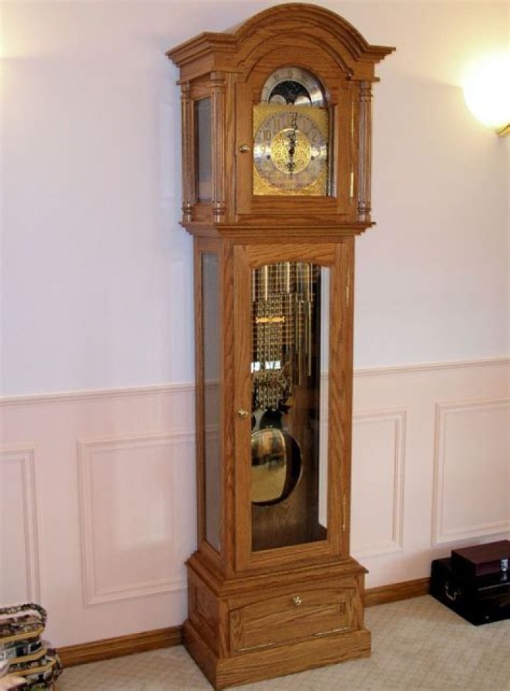 Winchester grandfather clock (courtesy Oakside Classic Clocks