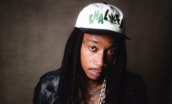 Wiz Khalifa's toes topic of conversation on Twitter after he